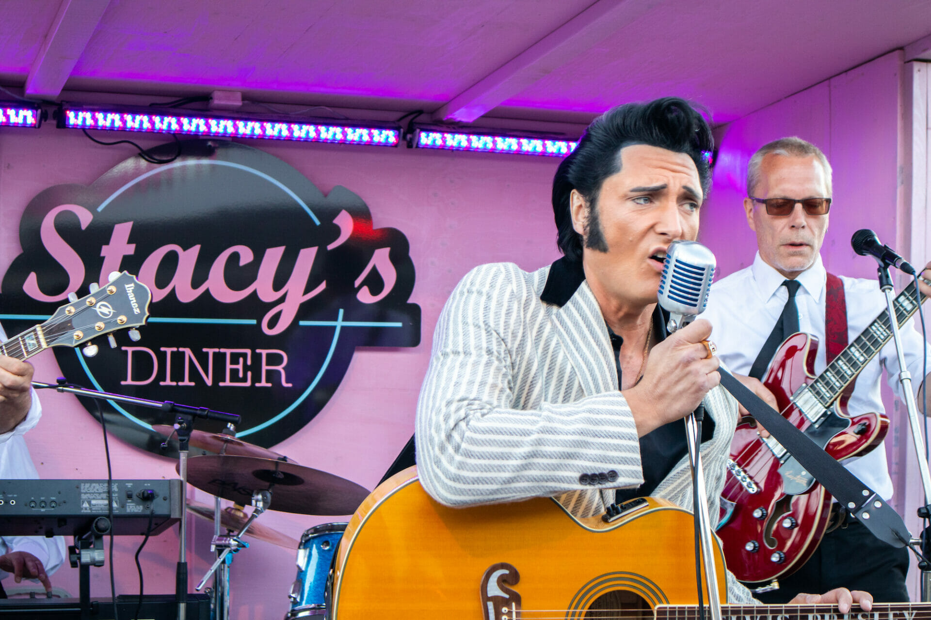 Elvis live at Stacy´s Diner